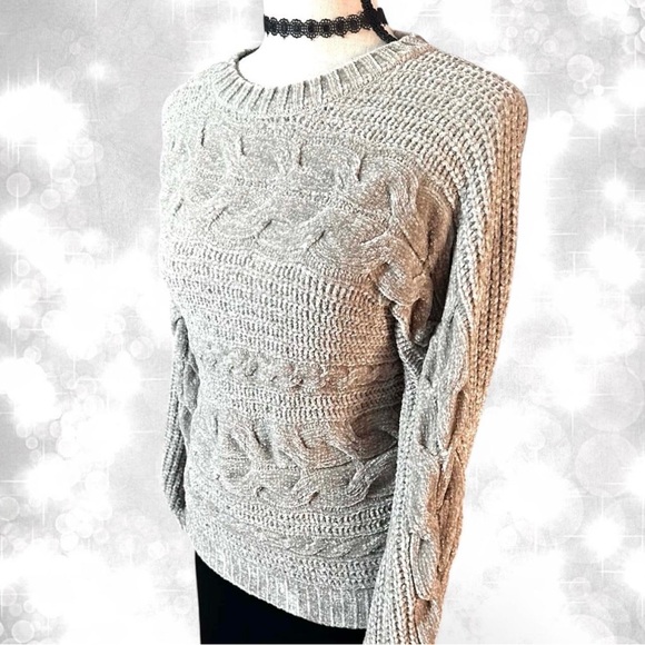 Pink Rose Silver-Gray Cable Knit Luxury Sweater - Picture 2 of 7